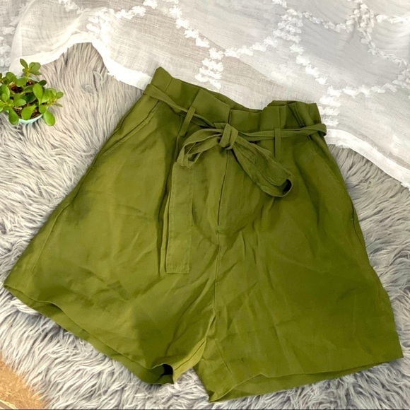 A new day army green paper bag high waist short size 2 - Picture 3 of 10